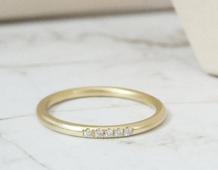 Staple Ring / 9K and 18K Solid Gold – NYRELLE